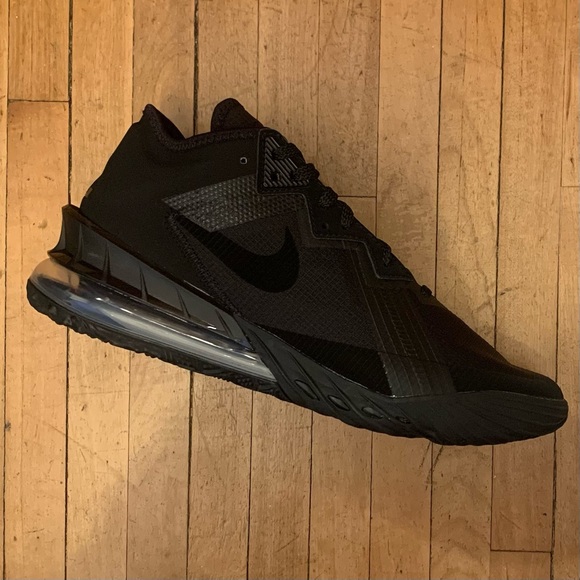 lebron 18 low zero dark 23